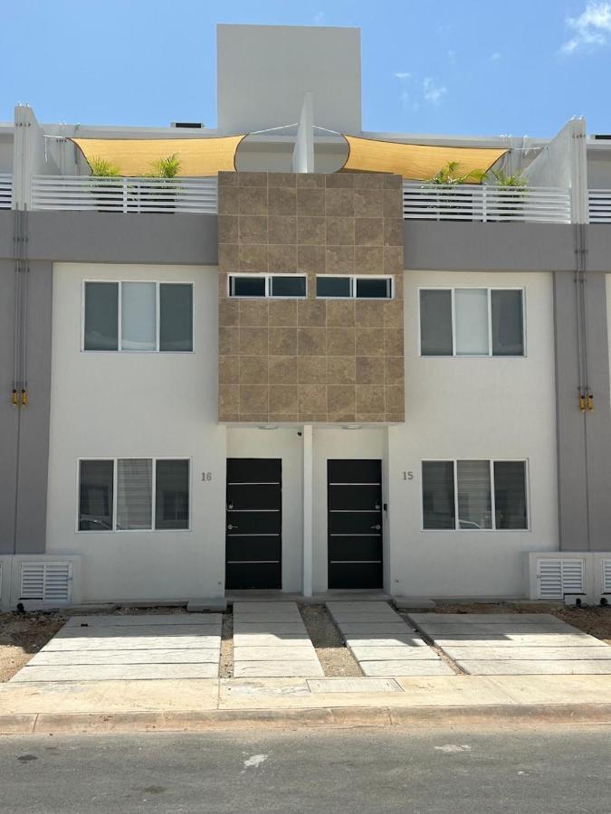 Cancun15 3 Bedrooms With Private Bathrooms 15 Min Airport 20 Min Holiday home Cancun